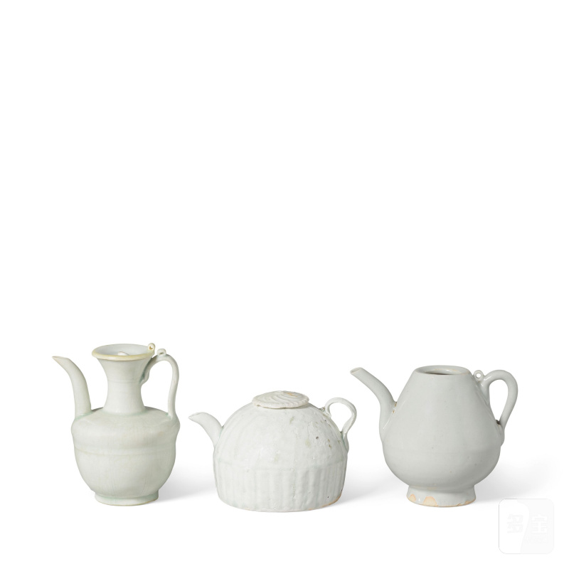宋/元 青白壺三件 | THREE QINGBAI-GLAZED EWERS - 图6